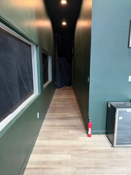 More Photos Of 2764-2808 W 14000 S, Bluffdale Showroom For Lease