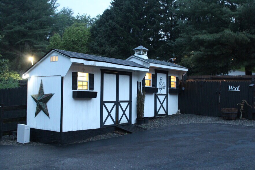 More Photos Of 547 Baltimore Pike, Glen Mills Office For Sale