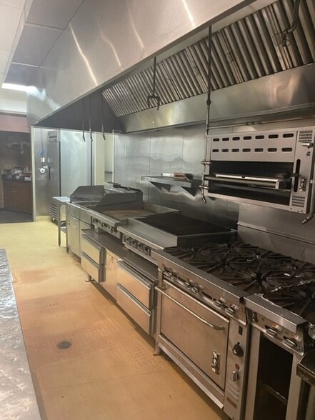 More Photos Of 531 Castro St, San Francisco Storefront Retail Residential For Lease