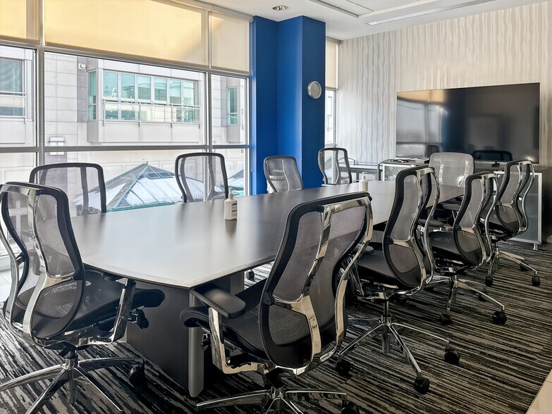 More Photos Of 137 National Plz, Oxon Hill Coworking Space