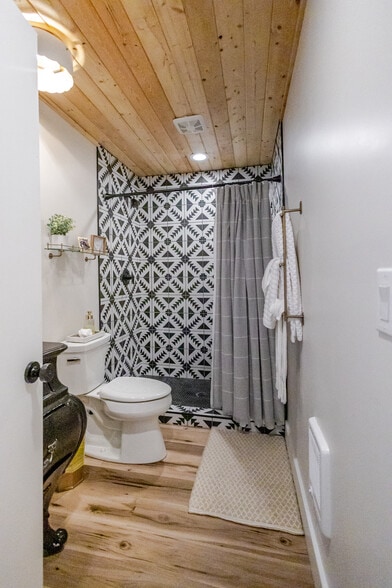 More Photos Of 6385 W White Mountain Blvd, Lakeside Lodge Meeting Hall For Sale