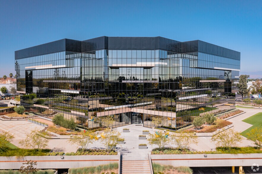 Primary Photo Of 3100 S Harbor Blvd, Santa Ana Office For Sale