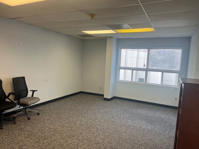 More Photos Of 12604A 3rd, Grandview Medical For Lease