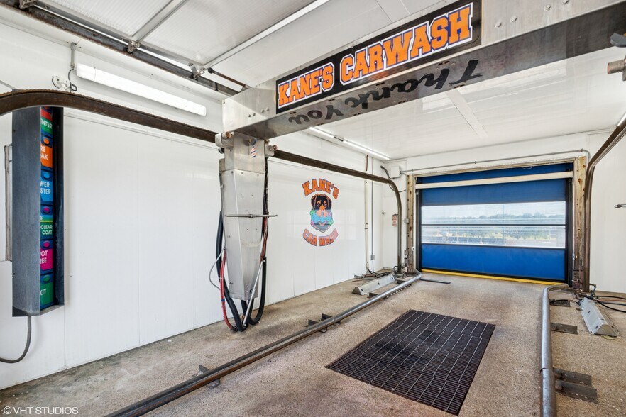 More Photos Of 731 Midwest Ct, Freeport Carwash For Sale
