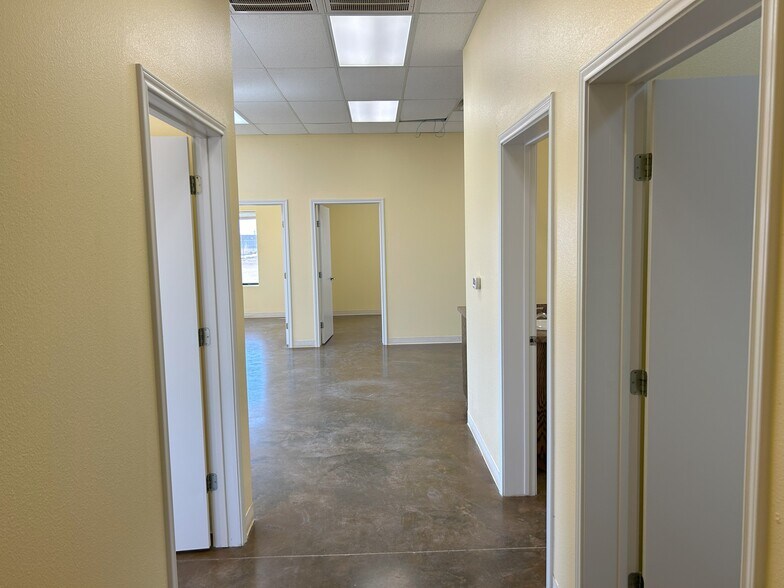 More Photos Of 1463 Oil Mill Rd, Pecos Warehouse For Lease
