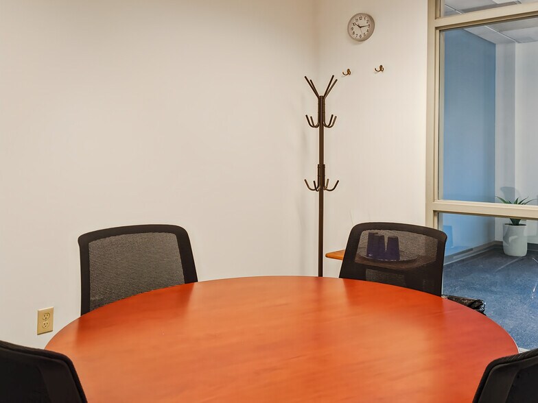 More Photos Of 41 Hutchins Dr, Portland Coworking Space