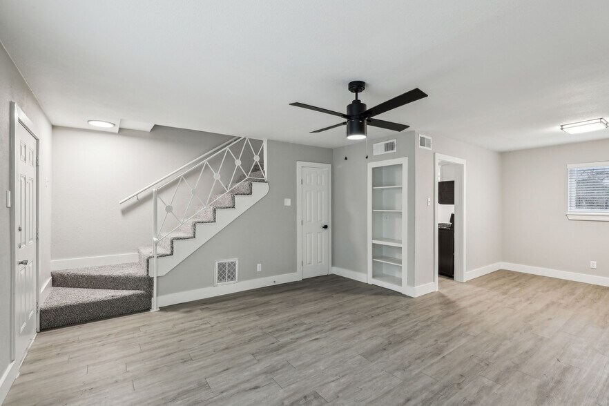 More Photos Of 915 S Waterview Dr, Richardson Multifamily For Sale