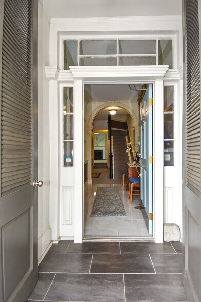 More Photos Of 109 S Fairfax St, Alexandria Office For Sale