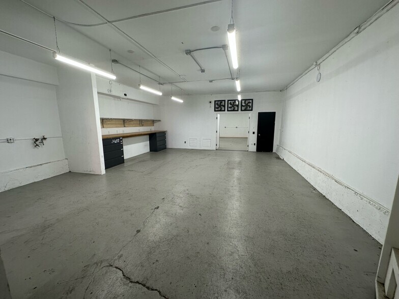 More Photos Of 22 Cleveland St, San Francisco Warehouse For Sale