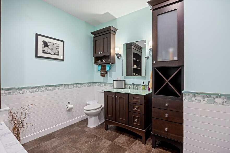 More Photos Of 1930 Deyerle Ave, Harrisonburg Freestanding For Sale