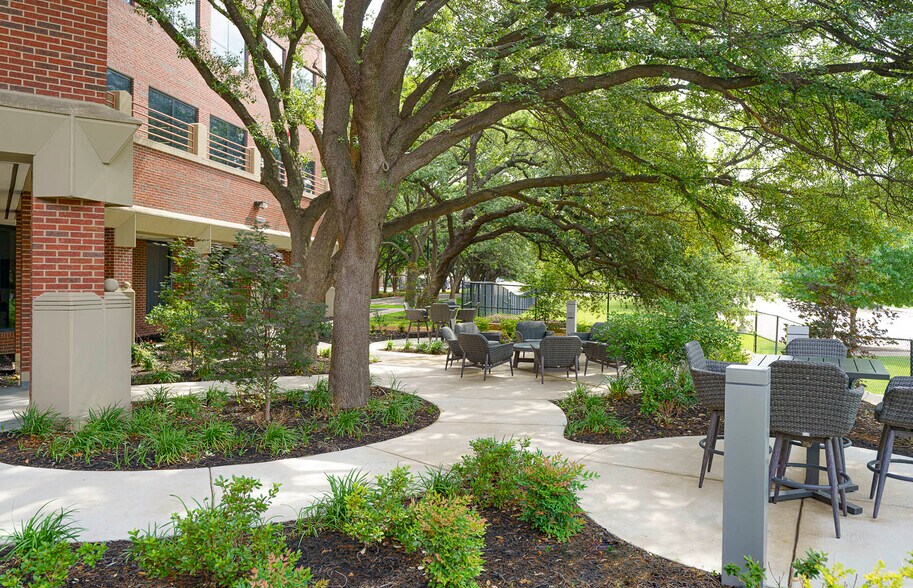 More Photos Of 14131 Midway Rd, Addison Office For Lease