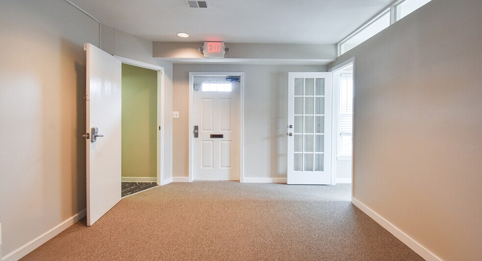 More Photos Of 5547-5549 Langston Boulevard, Arlington Office For Sale