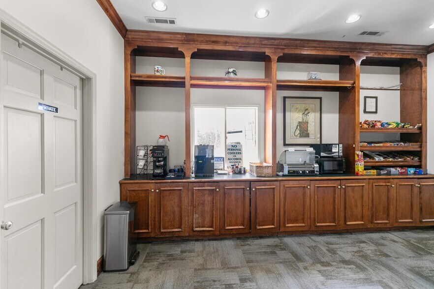 More Photos Of 101 Merion Dr, Eufaula Golf Course Driving Range For Sale