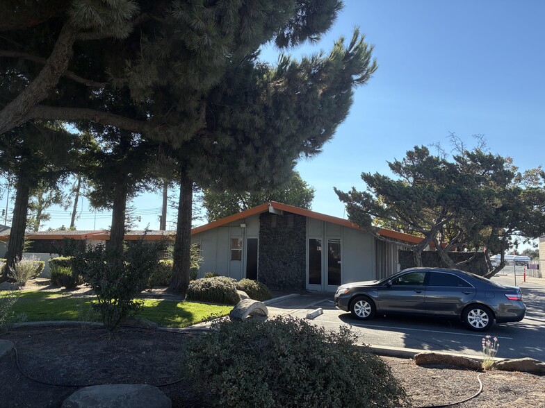 Primary Photo Of 2525 S 99 FRONTAGE RD, Stockton Office For Lease
