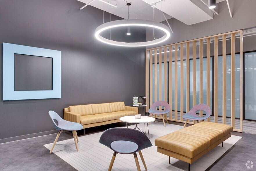 More Photos Of 203 N LaSalle St, Chicago Office For Lease