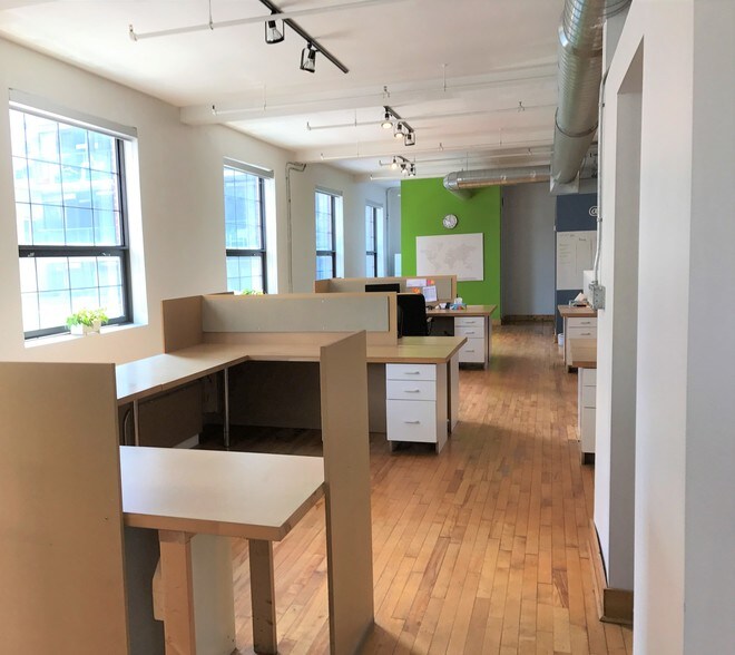 More Photos Of 457 Richmond St W, Toronto Office For Lease