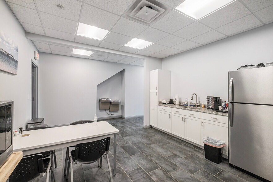 More Photos Of 4072 Flint Asphalt Dr, Burton Distribution For Sale