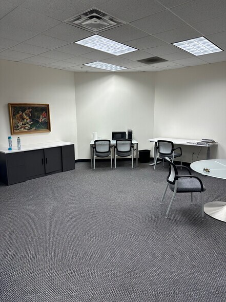 More Photos Of 201 Steele St, Denver Office For Lease