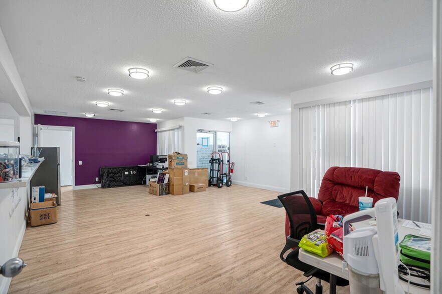 More Photos Of 540 Nokomis Ave S, Venice Medical For Lease