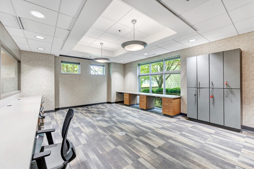 More Photos Of 2141 Lime Kiln Rd, Green Bay Medical For Sale