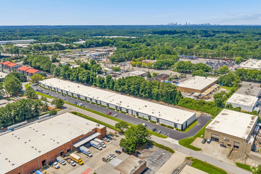 More Photos Of 1870-1908 Forge St, Tucker Distribution For Lease
