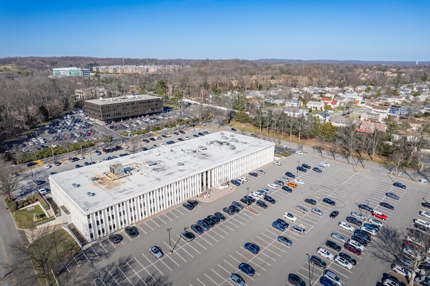 More Photos Of 5 Dakota Dr, Lake Success Medical For Lease