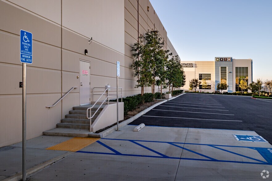 More Photos Of 19055 Messenia Ln, Perris Warehouse For Lease
