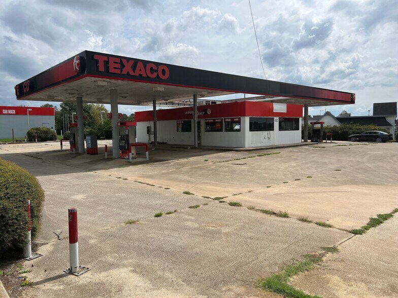 More Photos Of 3030 N Memorial Pky, Huntsville Convenience Store For Sale