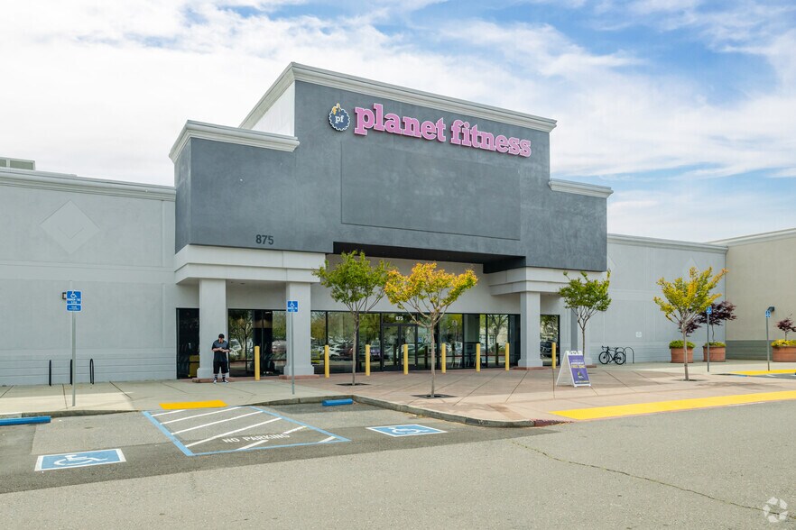 More Photos Of 875 E Bidwell St, Folsom General Retail For Sale