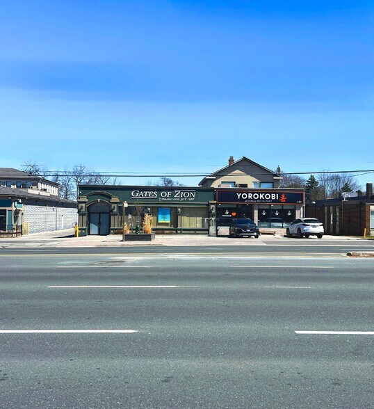 More Photos Of 7771-7775 Yonge St, Markham Storefront For Lease