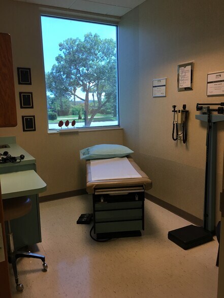 More Photos Of 900 NW 17th Ave, Delray Beach Medical For Sale