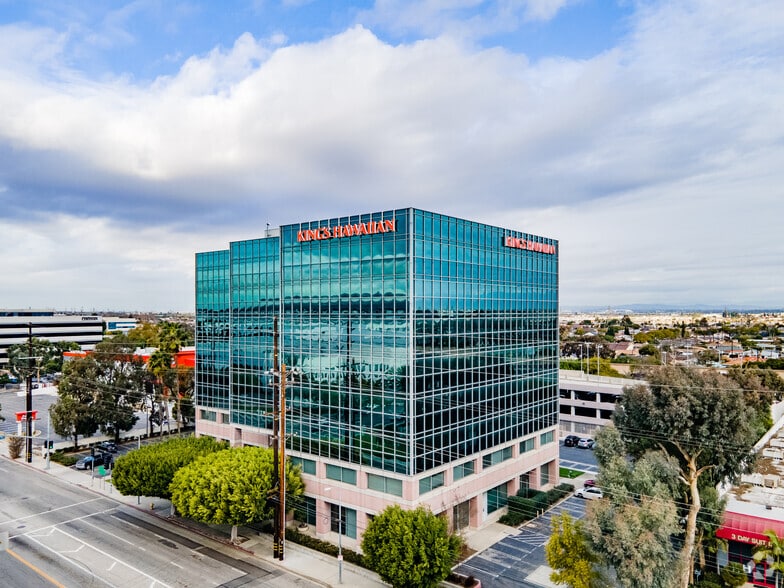 More Photos Of 1411 W 190th St, Gardena Office For Lease