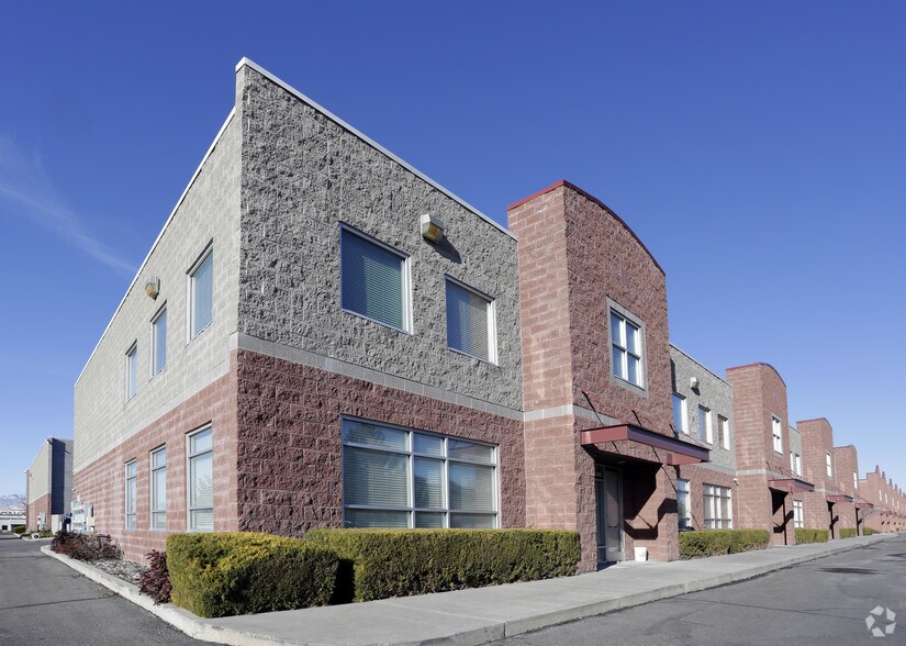 More Photos Of 8731 S Sandy Pky, Sandy Light Distribution For Lease