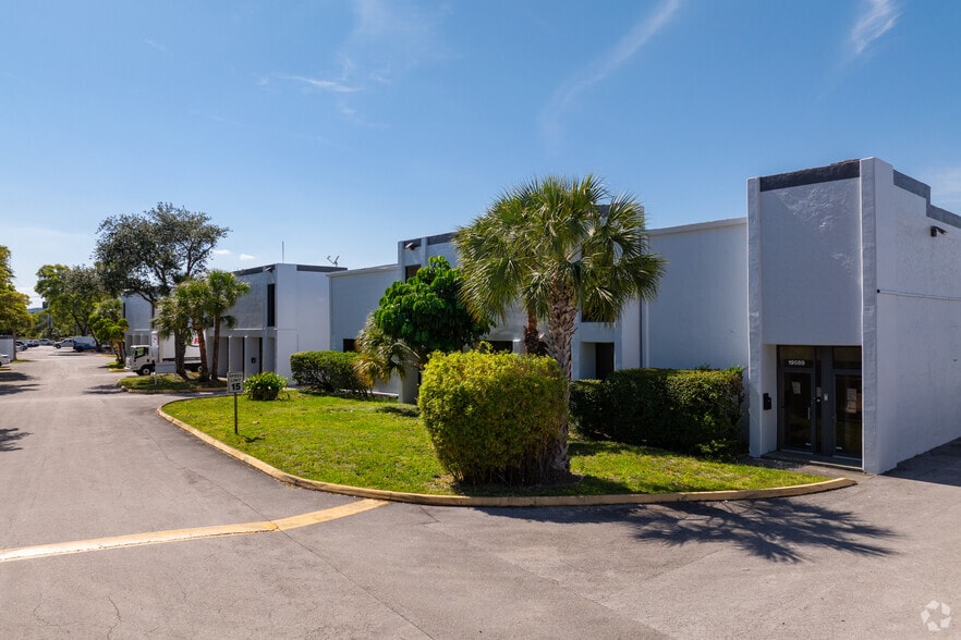 More Photos Of 19555 NE 10th Ave, Miami Unknown For Lease