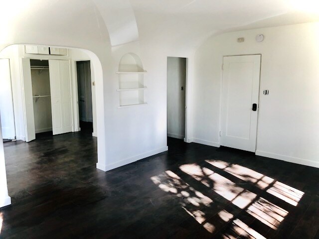 More Photos Of 2853 Buckingham Rd, Los Angeles Multifamily For Sale