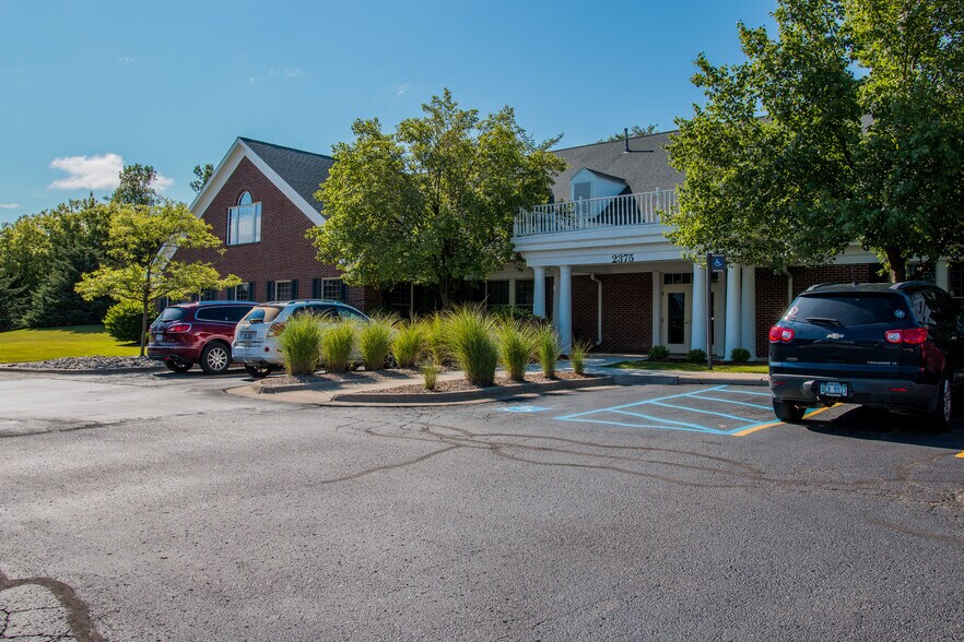 More Photos Of 2375 Woodlake Dr, Okemos Office For Lease