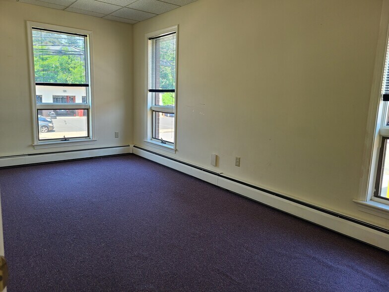 More Photos Of 349 York Rd, Willow Grove Medical For Lease