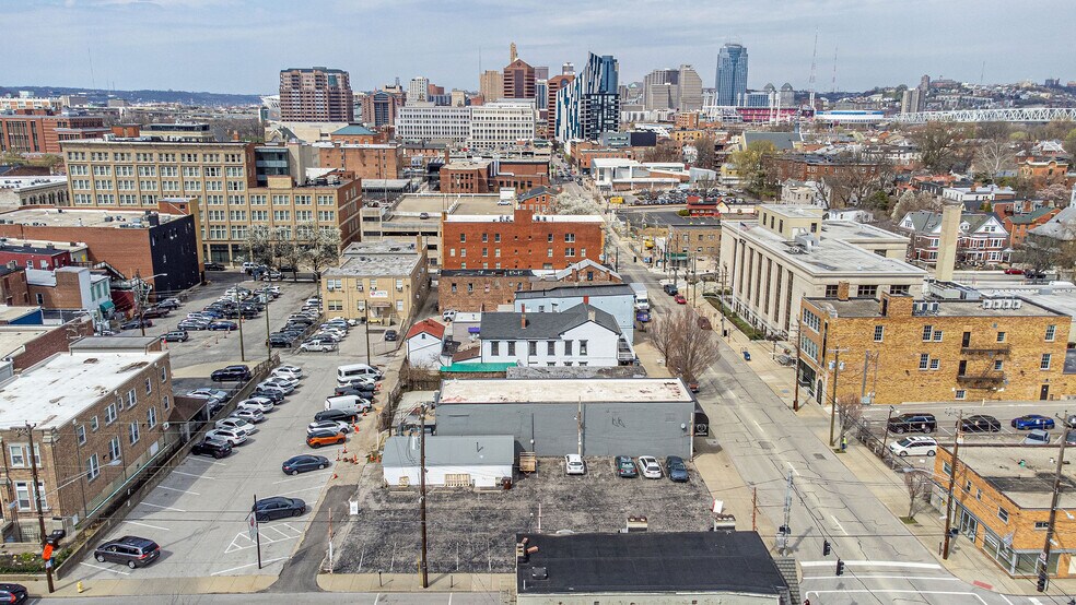 More Photos Of 729 Scott St, Covington General Retail For Sale