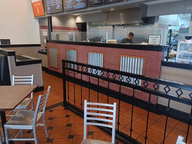 More Photos Of 1635 Eldridge Pky, Houston Freestanding For Lease