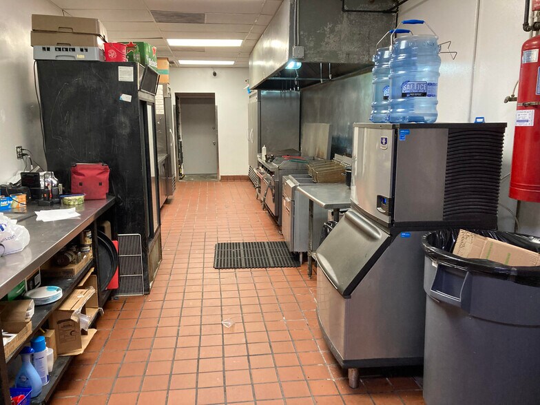 More Photos Of 2851 US Highway 19, Holiday Bar For Sale