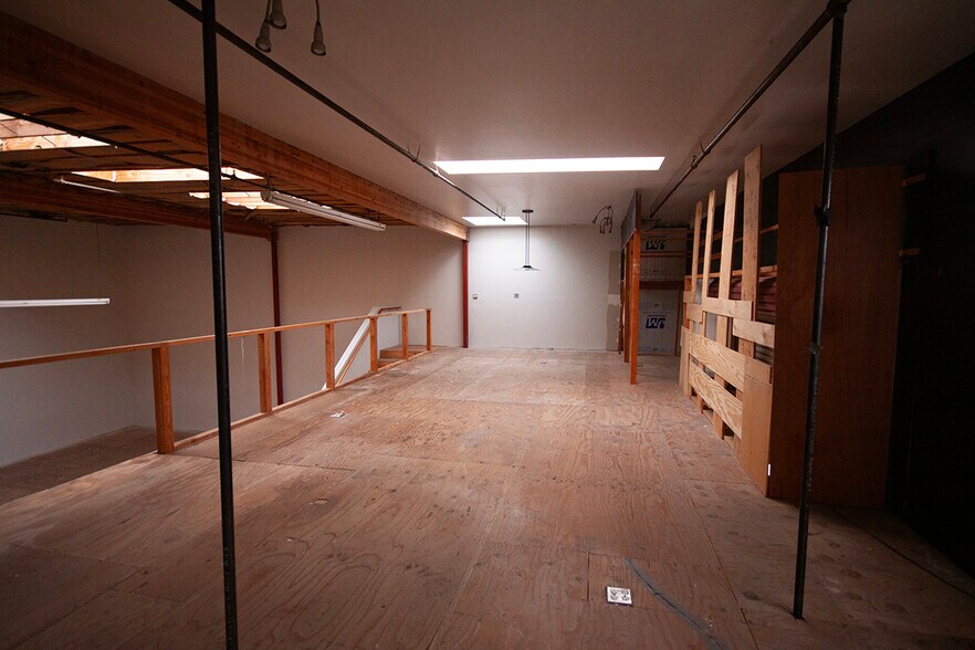 More Photos Of 1190 Shafter Ave, San Francisco Warehouse For Sale