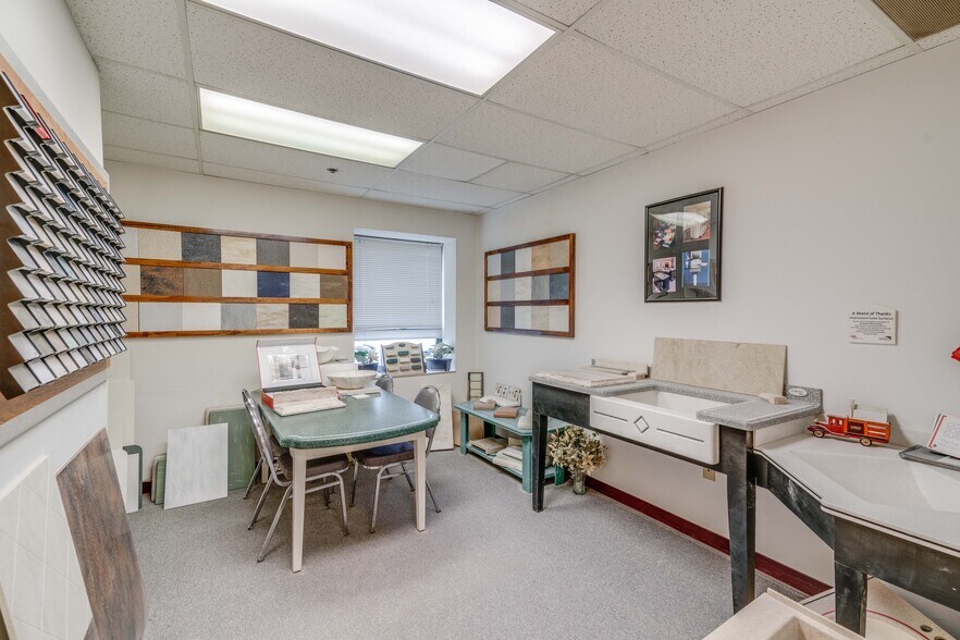 More Photos Of 8198 Euclid Ct, Manassas Park Warehouse For Lease