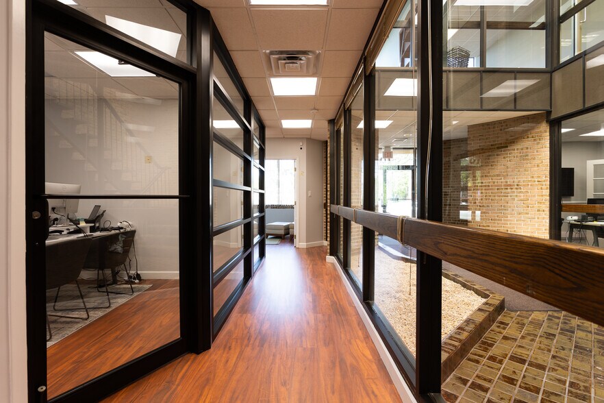 More Photos Of 10 Maple St, Port Washington Office For Sale