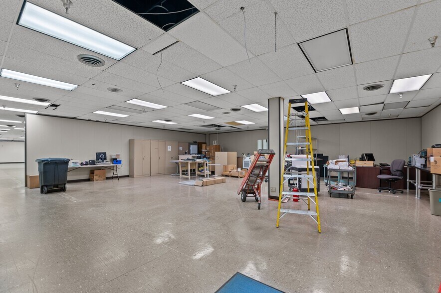 More Photos Of 951 Wendell Blvd, Wendell Manufacturing For Lease