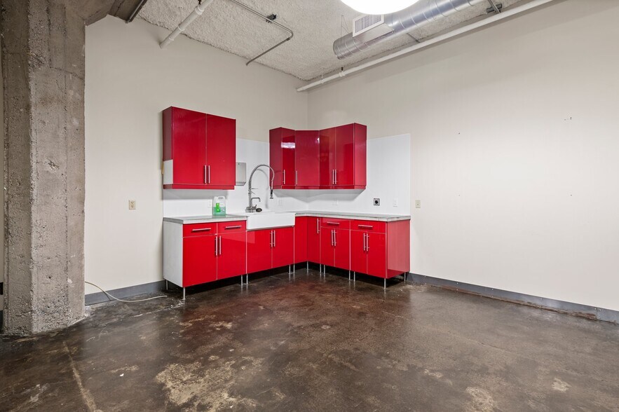 More Photos Of 718 Washington Ave N, Minneapolis Loft Creative Space For Sale