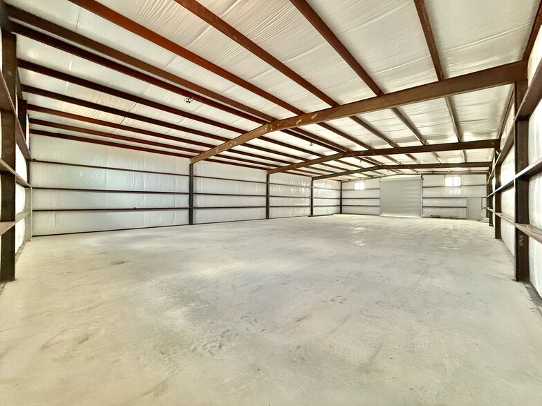 More Photos Of 5821 Limmer Loop, Hutto Warehouse For Lease