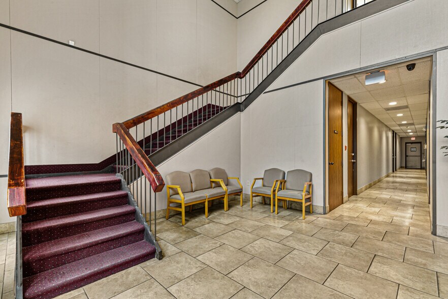 More Photos Of 1301 Northwest Hwy, Garland Office For Sale