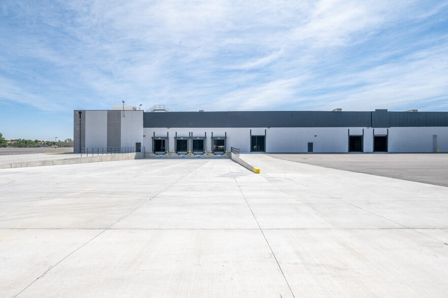 More Photos Of 2567 W Midway Blvd, Broomfield Manufacturing For Lease