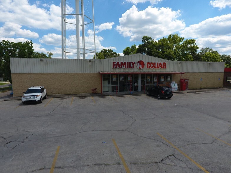 More Photos Of 501 W 4th St, DeQuincy Freestanding For Lease