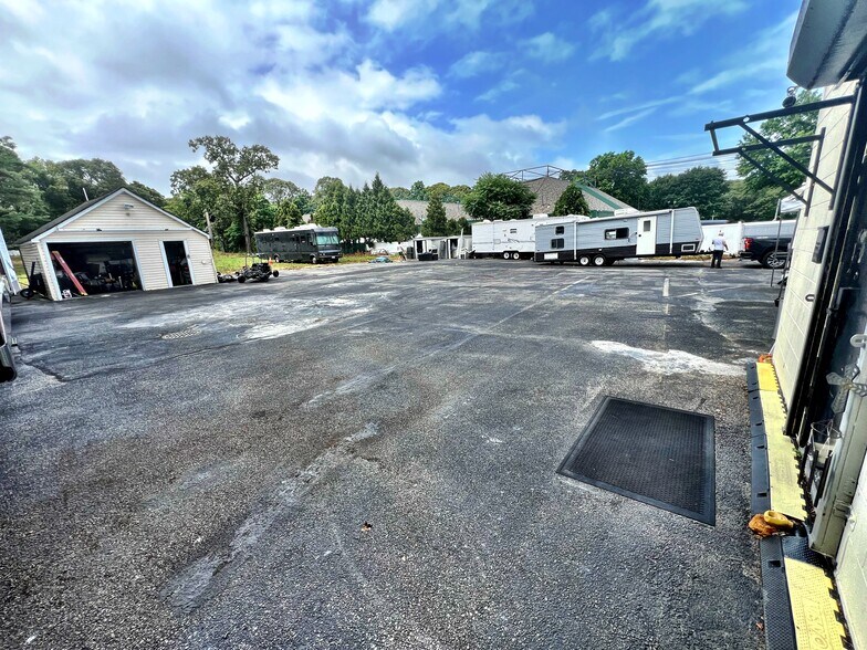 More Photos Of 262 Middle Country Rd, Selden General Retail For Sale